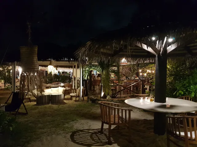Casa Roots - Beach - Food & Drinks