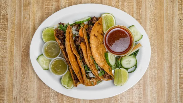 Chuck's Wings - Trenton