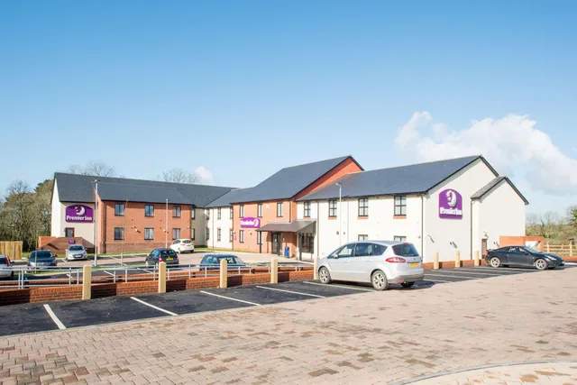Premier Inn Haverfordwest (North/A40) hotel