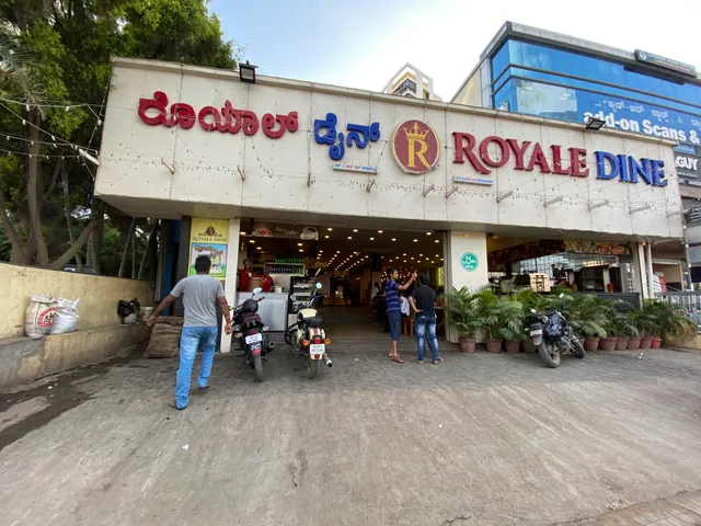 Royale Dine