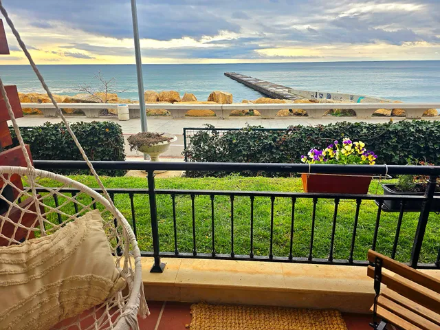 Apartments Poemia- first line, sea view, free parking