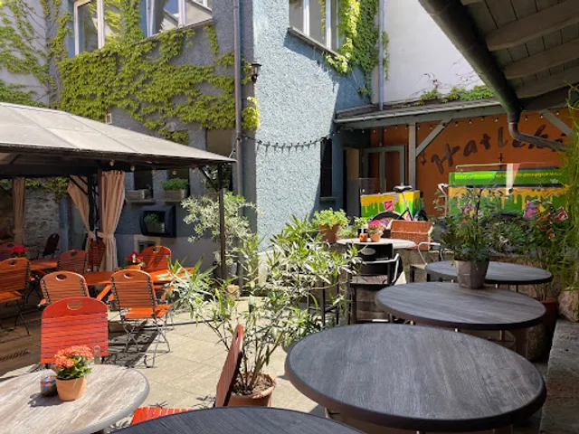 Harlekin Cafe, Bar, Pension, Ferienwohnung