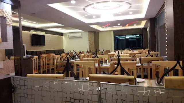 Naram Garam, pure Veg Restaurant & Banquet