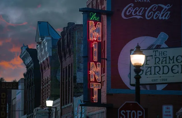 The Mint Bar and Grill