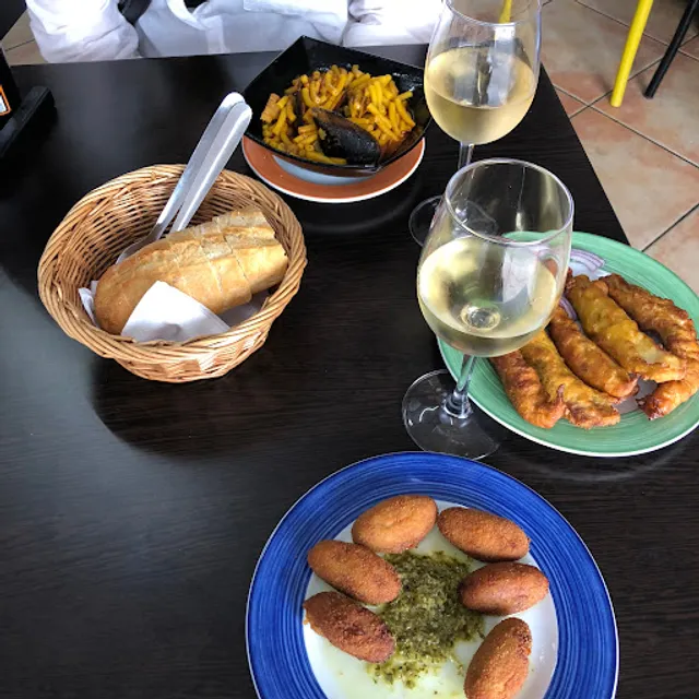 Bar la piscina tapas