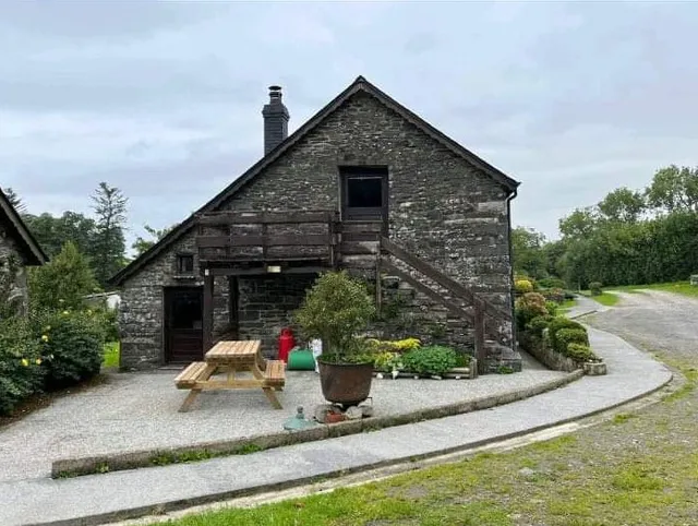 Cwmiar Holiday Cottages