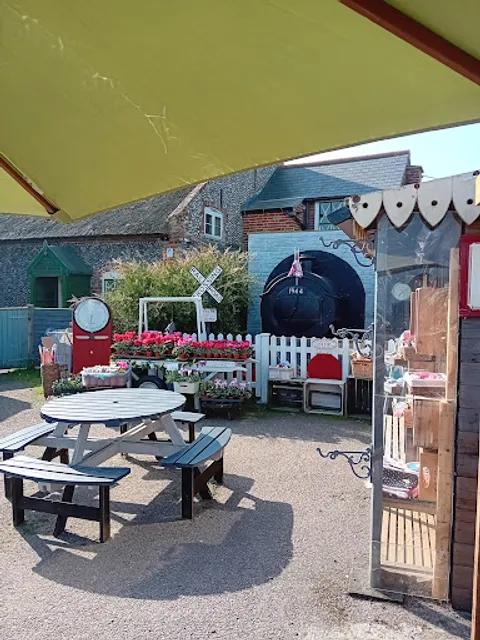 Poppylands 1940s Tearoom