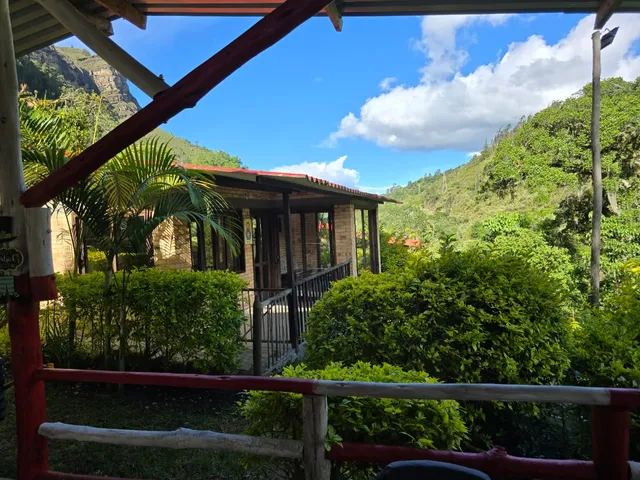 HOTEL ROCAS DEL PARAISO