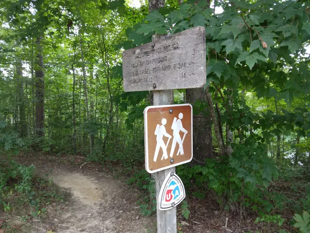 Sheltowee Trace Trail #100 Laurel Lake