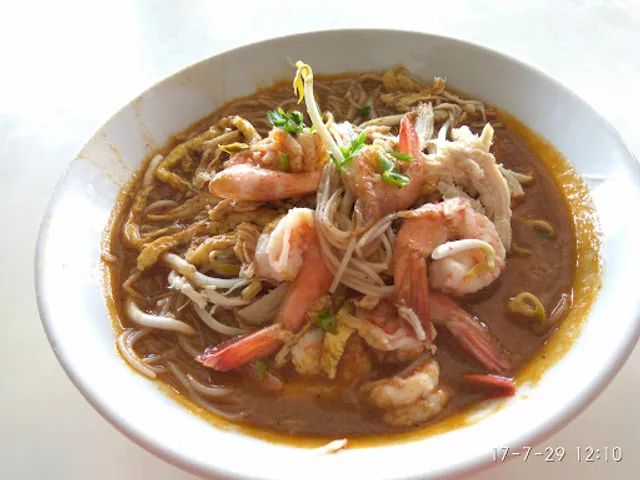 Mom's Laksa Kopitiam