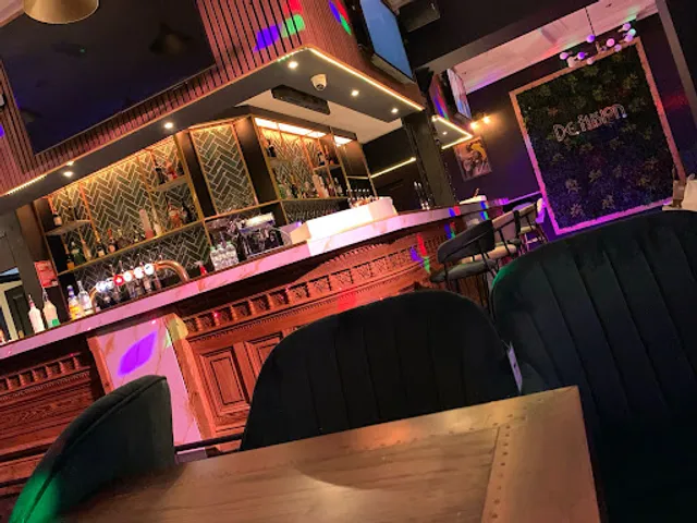 De Fusion Bar and Restaurant