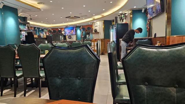 Yuebanwan Xi Japanese Restaurant Xinhua Shop