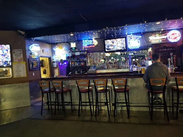 Duck's Sports Bar & Grill