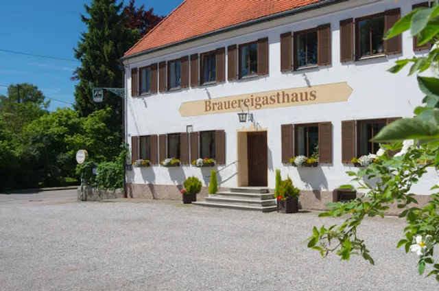 HOLZHAUSER Brauerei Gasthaus - Biergarten