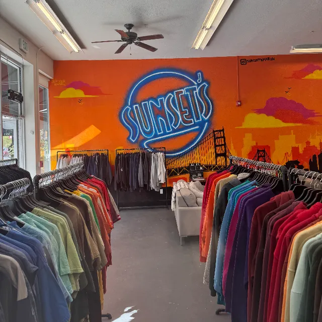 Sunsets Vintage & Sneakers