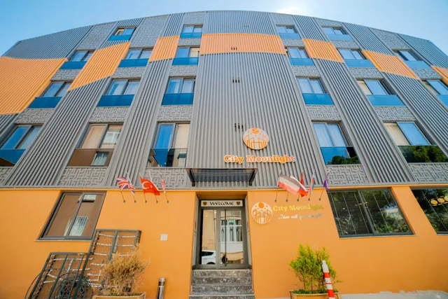 City Moonlight Hotel