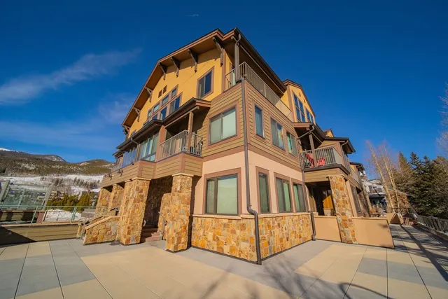 Slopeside Condominiums