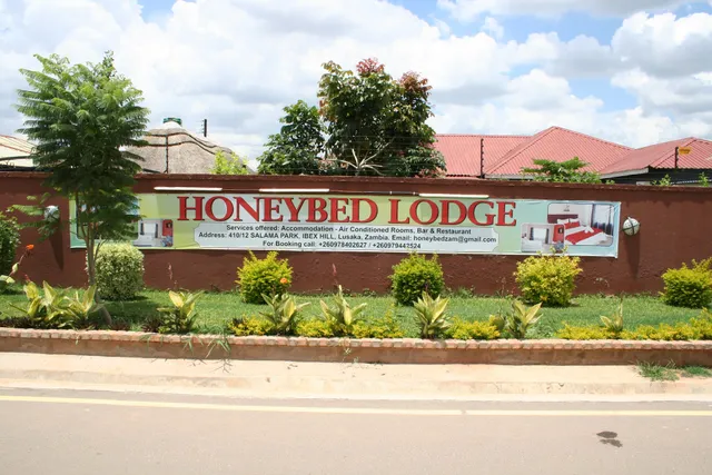 Honeybed lodge