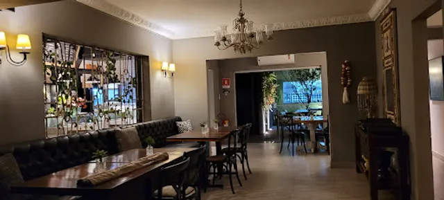 Le Marché Bistro & Empório Gourmet