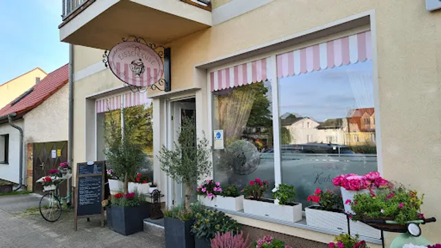 Coffee + ice cream parlor Eisschleuse