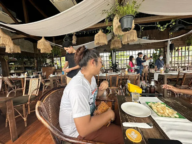 The River Restaurant & Bar