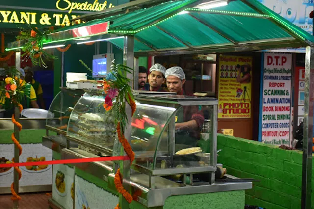 GREENCHILLYZ INFOSYSROAD Specialist in BIRYANI&TANDOOR