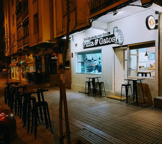Pizza & Gatos | La Elipa