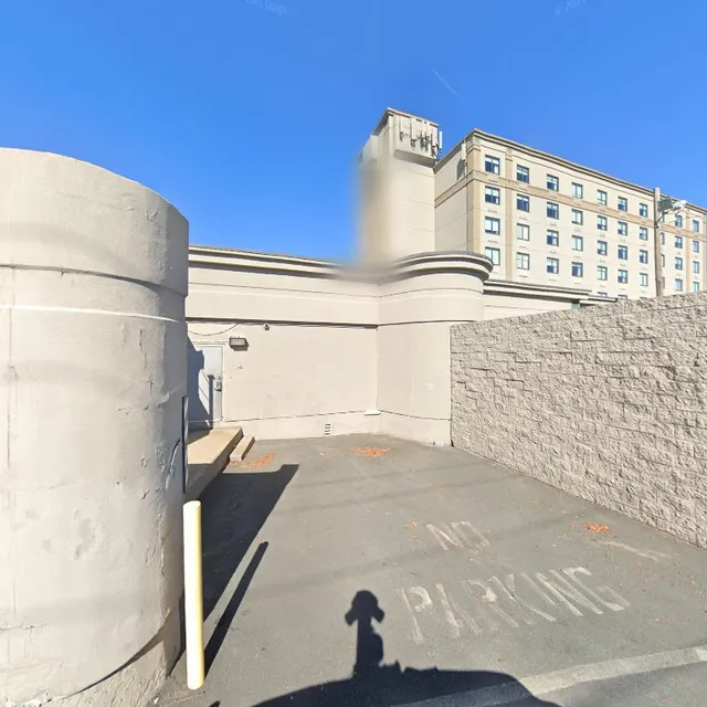 The layover bar Lobby Bar Sheraton Revere