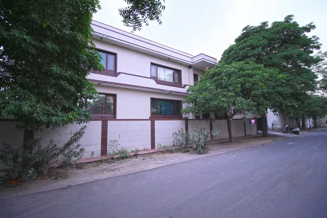 OYO Flagship Sector 50 Noida