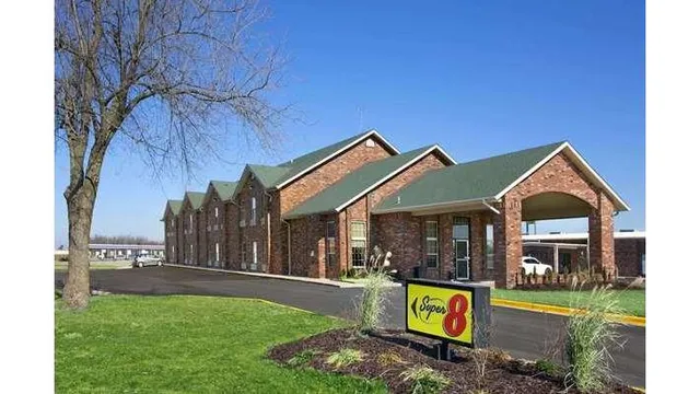 Super 8 by Wyndham Strafford/Springfield Area