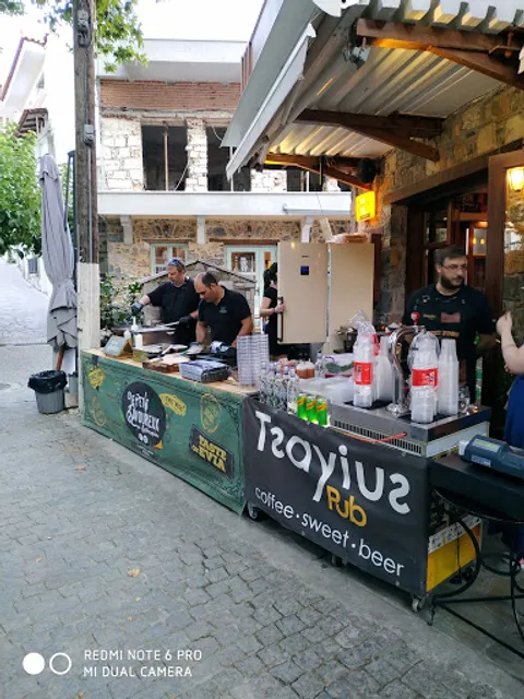 Tsayius Pub