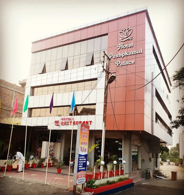 Hotel Pushpkamal Palace