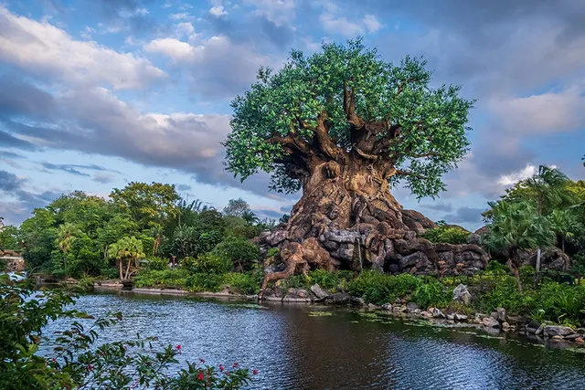 Meet Favorite Disney Pals at Adventurers Outpost