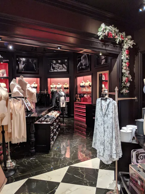 Victoria's Secret & PINK