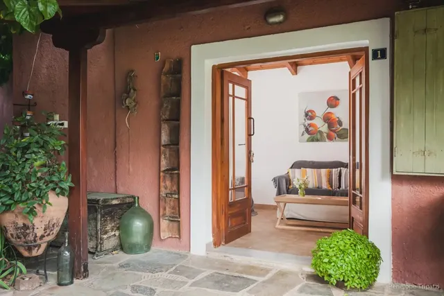 Zacharoula's Katikies