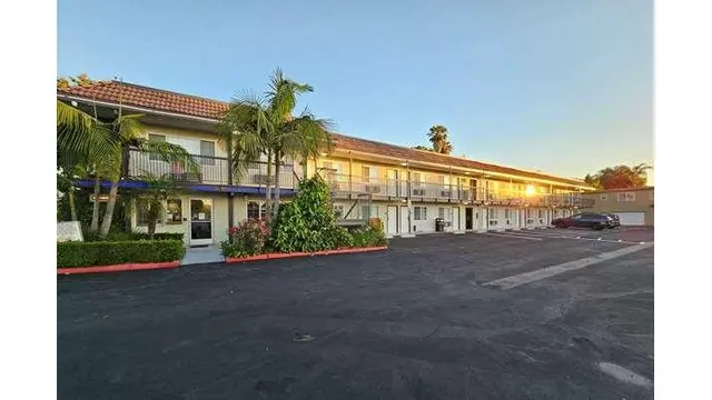 Travelodge by Wyndham Fullerton Near Anaheim