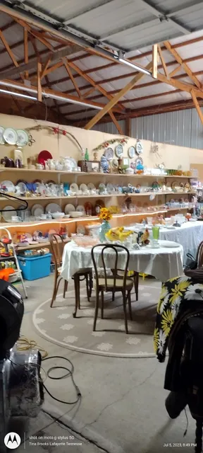 Frito flea market and yard sale community center