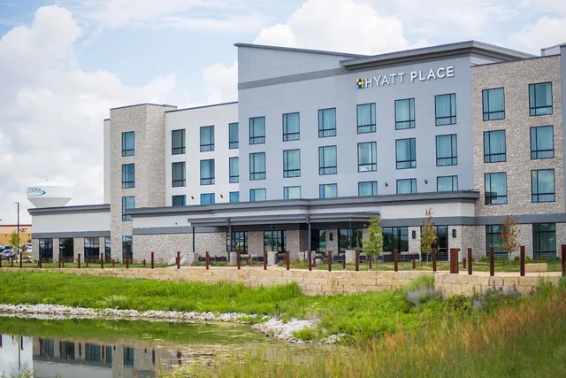 Hyatt Place Altoona / Des Moines