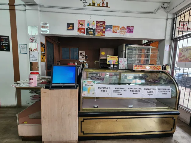 Extaciiis cakes and pastries