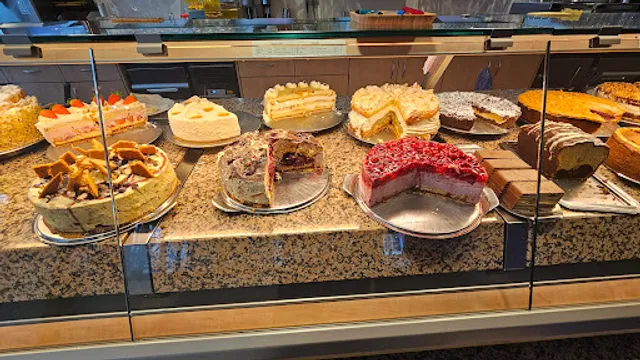 Schlickys café and pastry shop