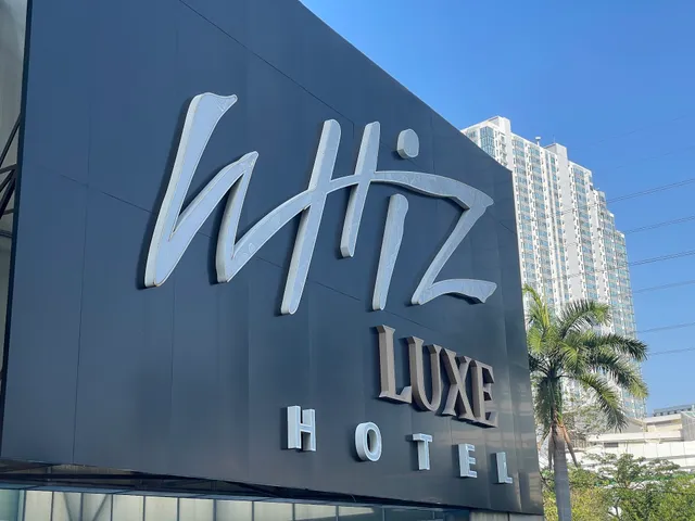 Whiz Luxe Hotel Spazio Surabaya