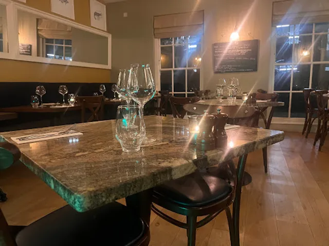 Houndgate Townhouse Hotel & Saltfish Seafood Restaurant