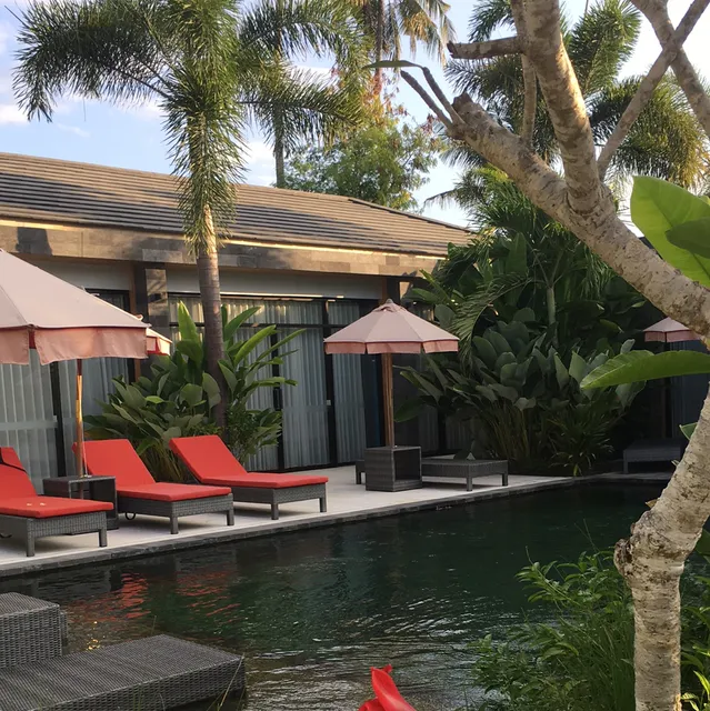 Le Chien Rouge - Hôtel Lovina