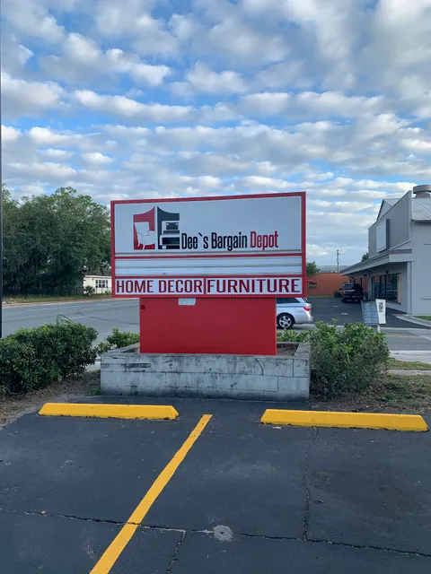 Dee’s Bargain Depot