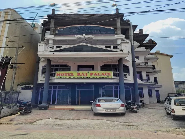 Collection O Hotel Raj Palace