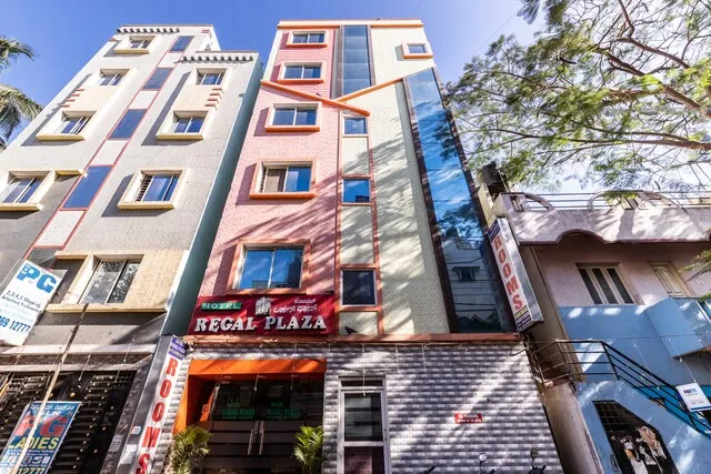 OYO 70217 Hotel Regal Plaza