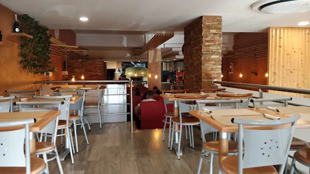 Pizaria Cimo De Vila