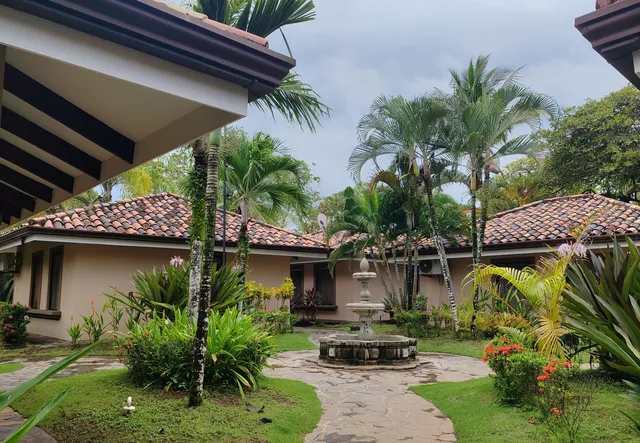 Marenaz Oceanfront Resort