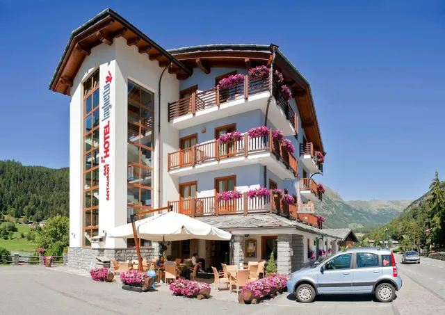 Laghetto Alpine Hotel & Restaurant