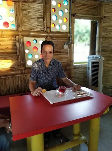 Vetasha ETHNIC HUB & TEA TAVERN